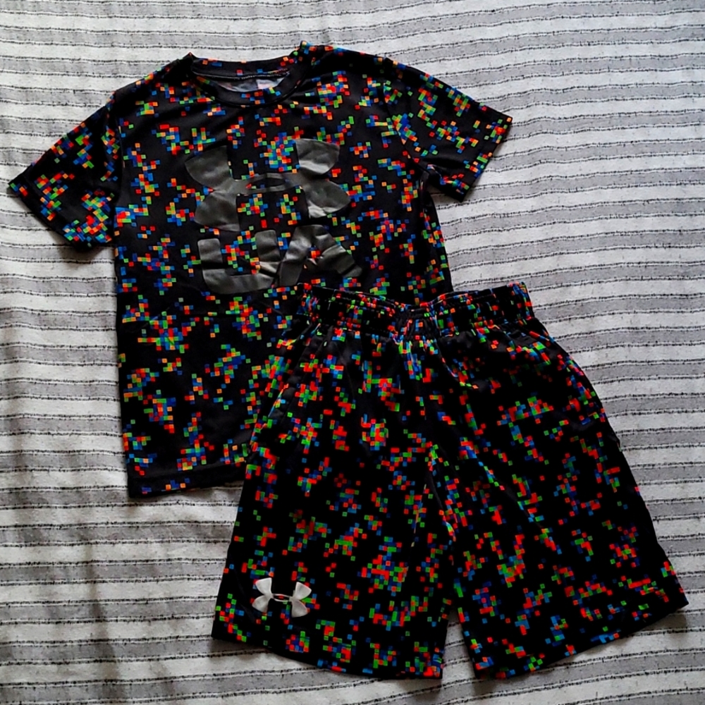 Under Armour multi-colored pixel matching set small